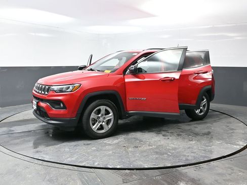 Used 2024 Jeep Compass Latitude image 55