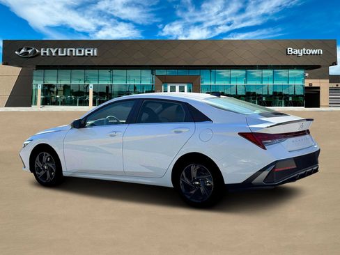 New 2026 Hyundai Elantra SEL Sport Premium w/ Cargo Package FWD image 4
