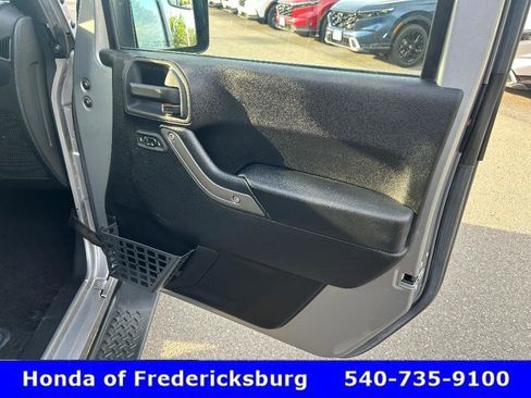 Used 2015 Jeep Wrangler Unlimited Sport w/ Quick Order Package 23S AWD/4WD image 14