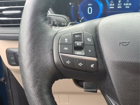 Used 2020 Ford Escape Titanium image 16