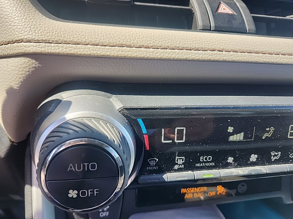Used 2021 Toyota RAV4 XLE w/ Convenience Package AWD/4WD image 5