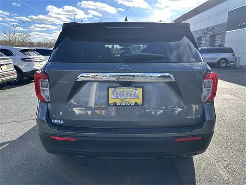 Certified 2022 Ford Explorer XLT image 6