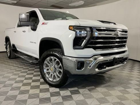 Used 2025 Chevrolet Silverado 2500 LTZ w/ LTZ Convenience Package image 51