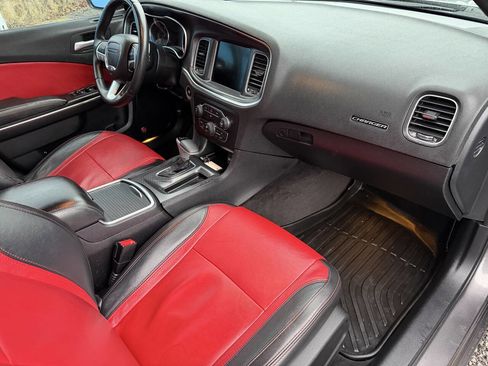 Used 2015 Dodge Charger R/T w/ Wheels & Tunes Group image 34