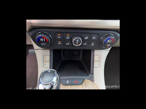 Used 2017 GMC Acadia Denali w/ Technology Package image 23