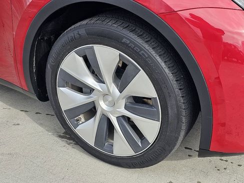 Used 2021 Tesla Model Y Long Range image 8