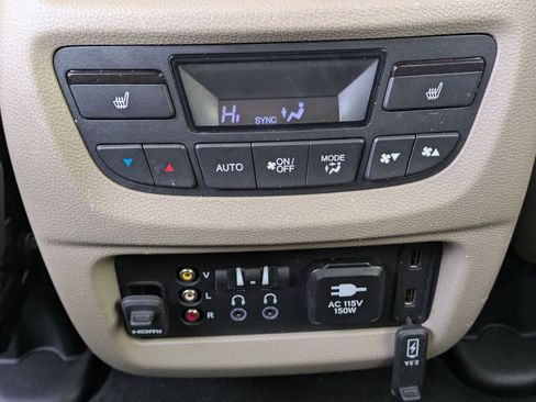 Used 2016 Honda Pilot Elite image 26