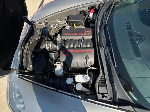 Used 2005 Chevrolet Corvette Coupe w/ Preferred Equipment Group RWD image 19