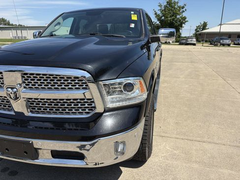 Used 2017 RAM 1500 Laramie AWD/4WD image 3