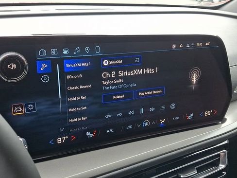 New 2026 Chevrolet Traverse LT w/ Driver Confidence Package image 13