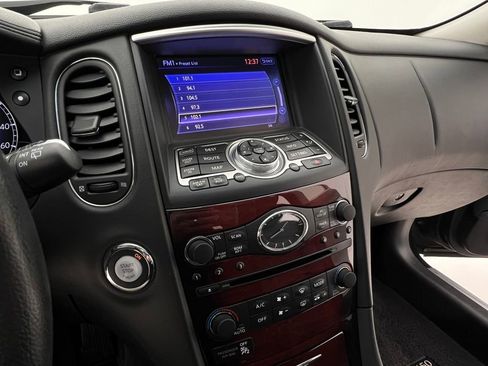 Used 2017 INFINITI QX50 AWD w/ Deluxe Touring Package image 3