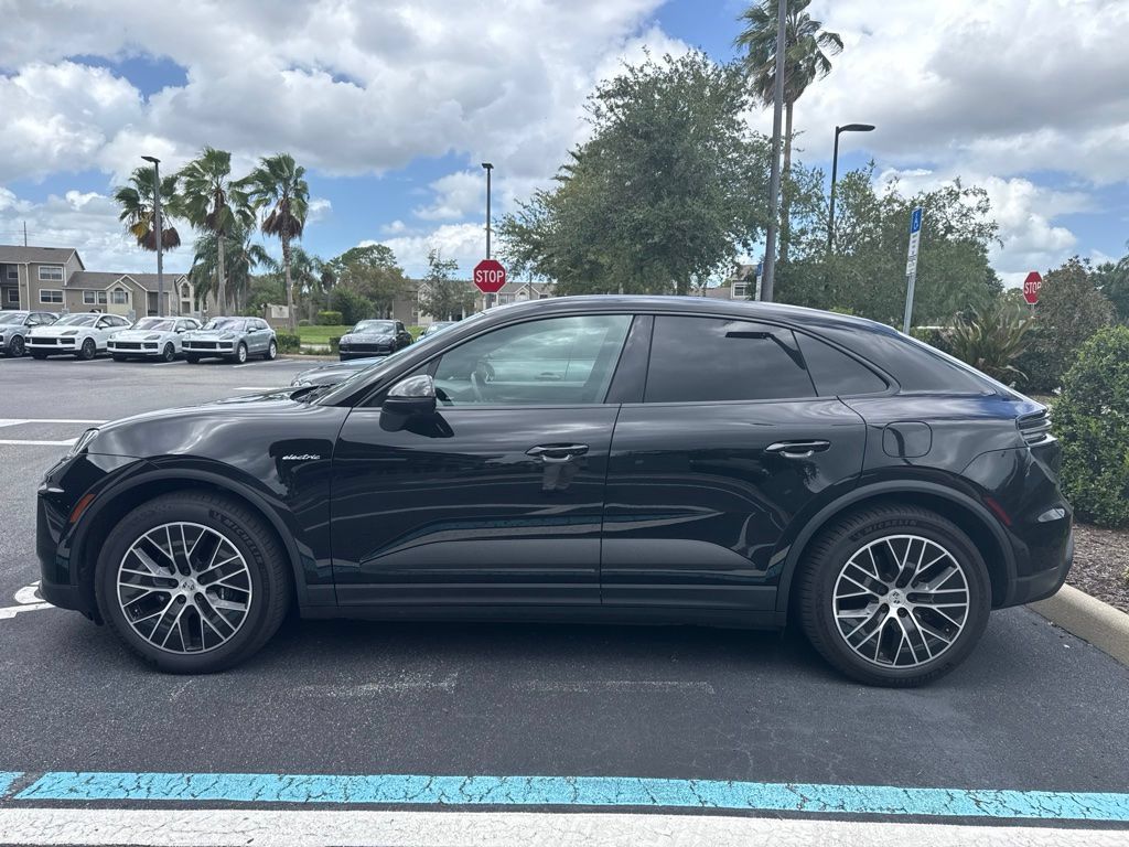 Certified 2026 Porsche Macan Electric RWD image 2