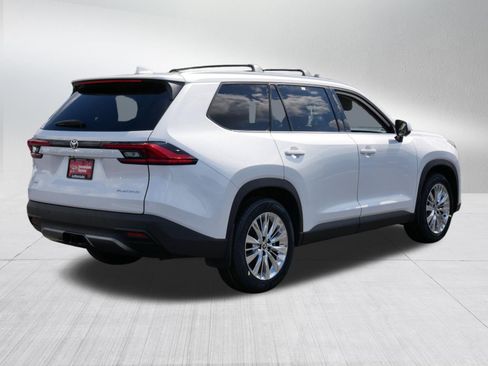 Certified 2024 Toyota Grand Highlander AWD image 7