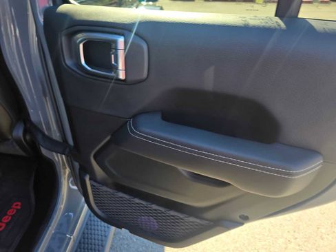 Used 2023 Jeep Wrangler Sahara w/ Cold Weather Group image 13