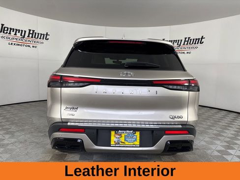 Used 2023 INFINITI QX60 Luxe w/ Performance Audio Package image 6