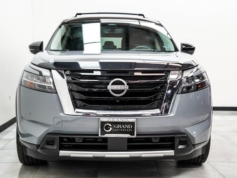 Used 2024 Nissan Pathfinder Platinum w/ Cargo Package AWD/4WD image 6