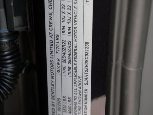 New 2025 Bentley Bentayga Extended Wheelbase image 34