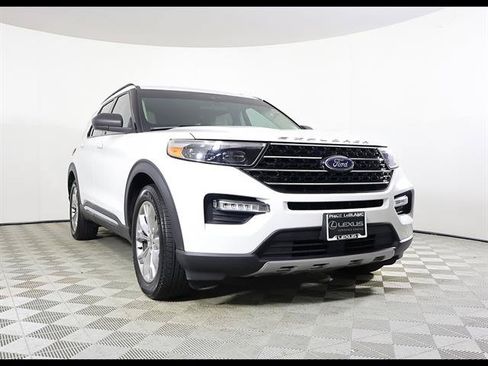Used 2020 Ford Explorer XLT w/ Equipment Group 202A RWD image 1
