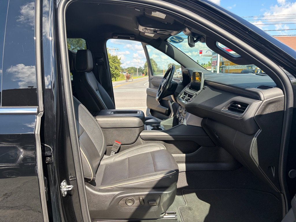 Used 2024 GMC Yukon SLT w/ SLT Luxury Package AWD/4WD image 22