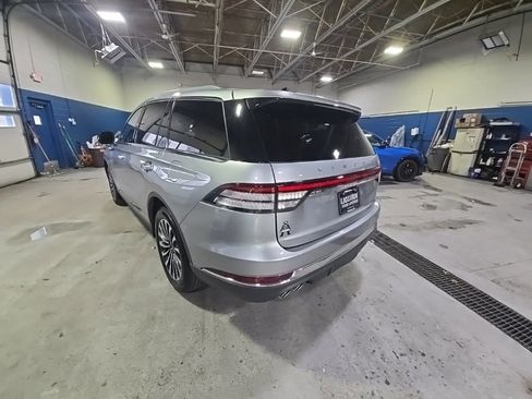Used 2023 Lincoln Aviator Reserve w/ Equipment Group 201A image 5