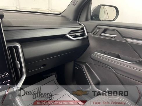 Used 2025 GMC Acadia Elevation FWD image 45