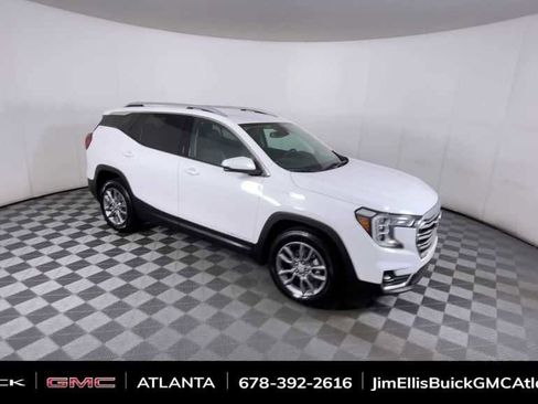 Used 2023 GMC Terrain SLT image 2