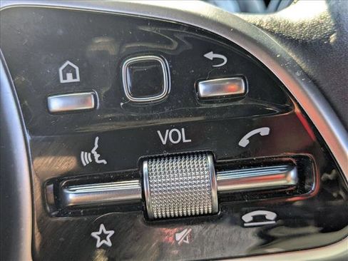 Certified 2023 Mercedes-Benz GLB 250 image 11