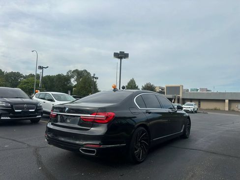 Used 2017 BMW 750i xDrive AWD/4WD image 4