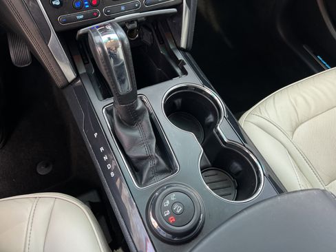 Used 2016 Ford Explorer Platinum image 26