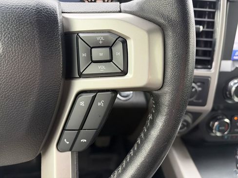 Used 2020 Ford F150 Lariat RWD image 24