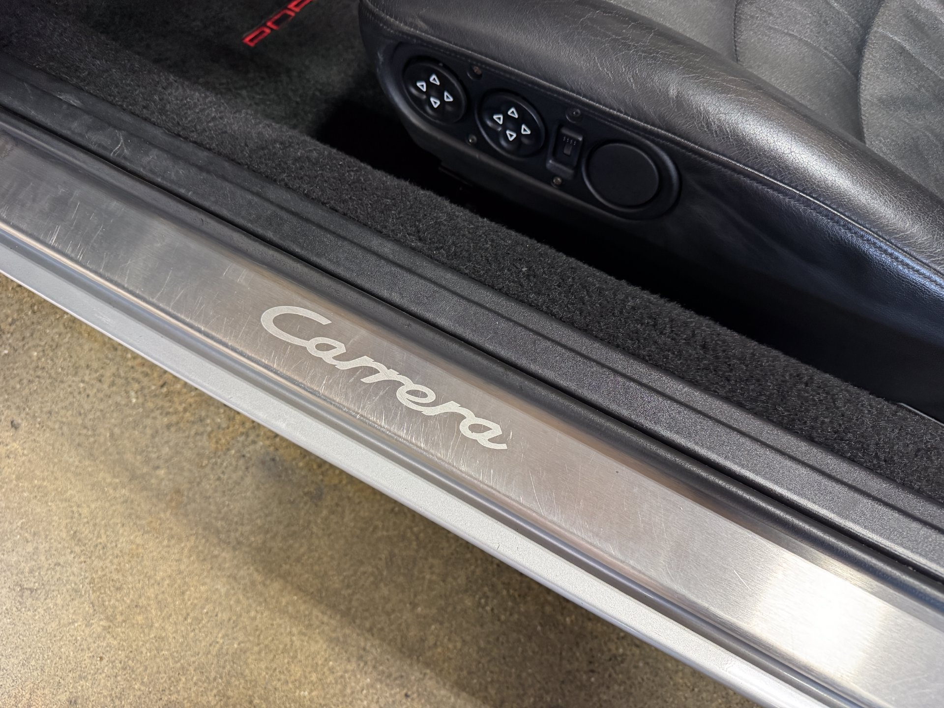 Used 1998 Porsche 911 Carrera RWD image 44