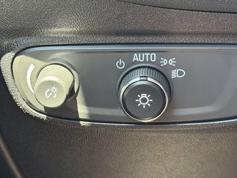 Used 2019 Chevrolet Equinox LT AWD/4WD image 19