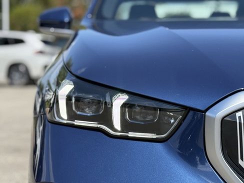 Used 2025 BMW 530i w/ Premium Package image 12