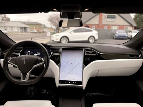 Used 2017 Tesla Model S 75D image 10