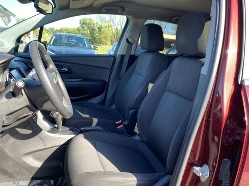 Used 2017 Chevrolet Trax LT image 14