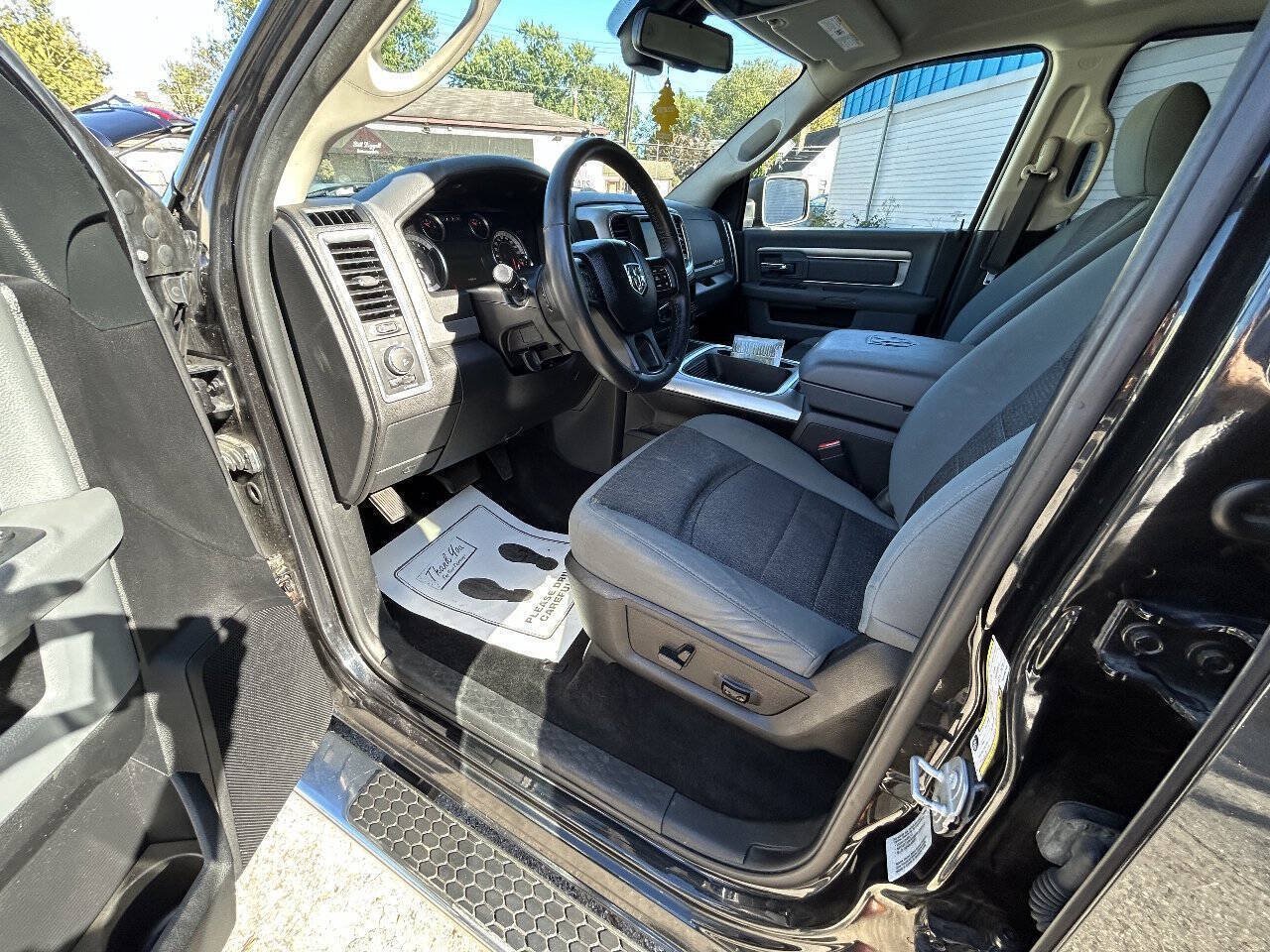 Used 2017 RAM 1500 Big Horn AWD/4WD image 6