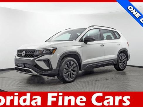 Used 2024 Volkswagen Taos S FWD image 1