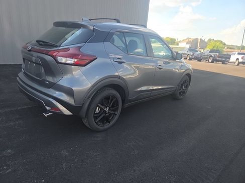 Used 2024 Nissan Kicks SV w/ Interior Electronics Package FWD image 16