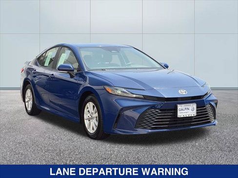 Used 2025 Toyota Camry LE FWD image 7