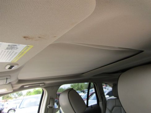 Used 2013 Lincoln MKX FWD image 12