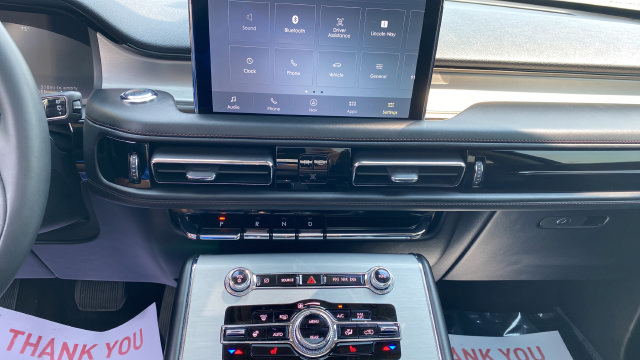 Used 2023 Lincoln Aviator AWD w/ Premium Package image 13