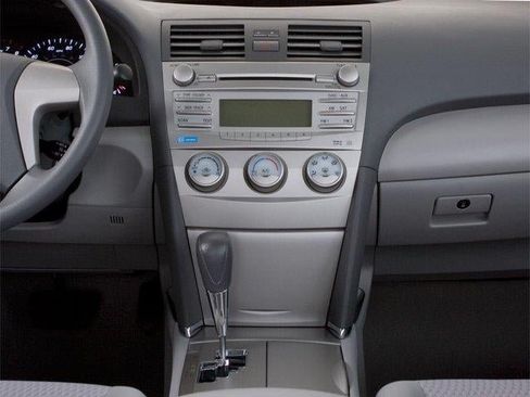 Used 2010 Toyota Camry XLE FWD image 8