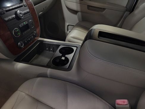Used 2014 Chevrolet Tahoe LT RWD image 26
