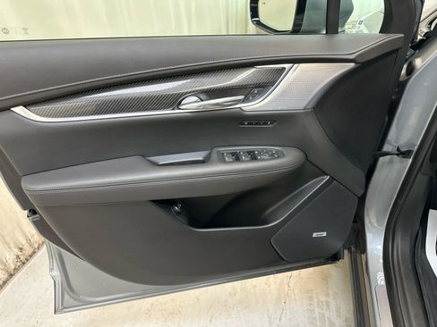 Used 2024 Cadillac XT6 Sport w/ Technology Package AWD/4WD image 27