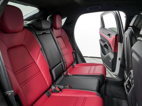 New 2026 Porsche Cayenne GTS AWD/4WD image 24