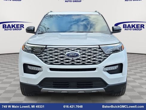 Used 2022 Ford Explorer Platinum w/ Equipment Group 601A image 2