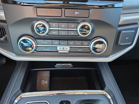 Certified 2023 Ford Expedition Max XLT image 28