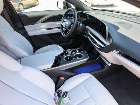 Certified 2025 Cadillac Lyriq Sport AWD/4WD image 28