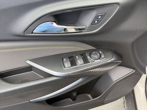 New 2026 Chevrolet Trax ACTIV w/ Sunroof Package image 19