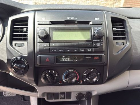 Used 2012 Toyota Tacoma 4x4 Regular Cab image 9